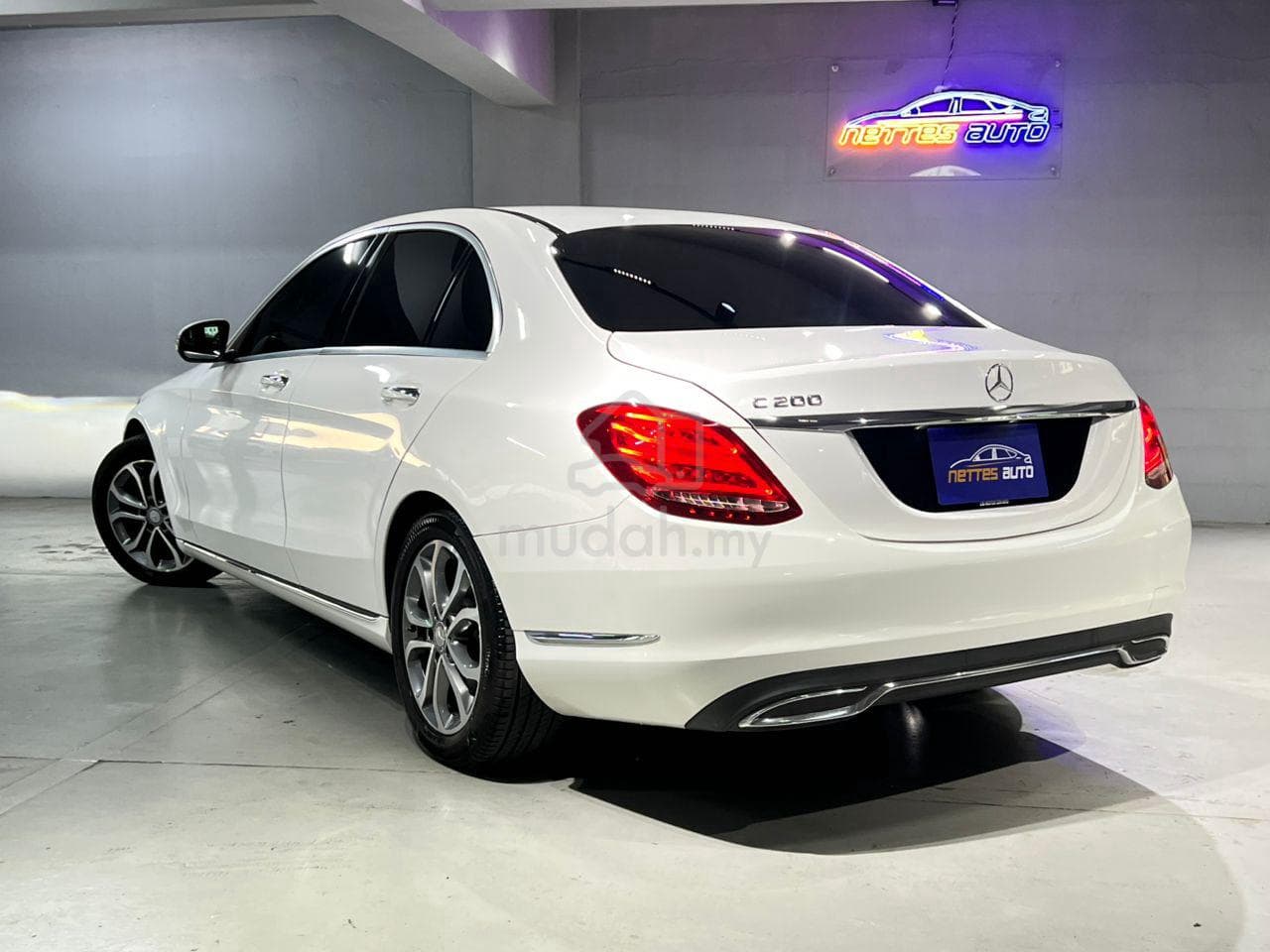 2016 Mercedes-Benz C200 Avantgarde — photo 2