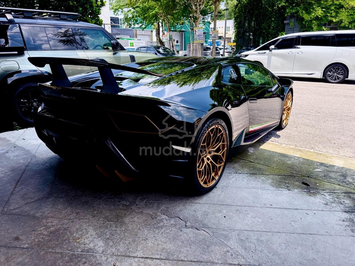 2018 Lamborghini Huracan Performante — photo 2