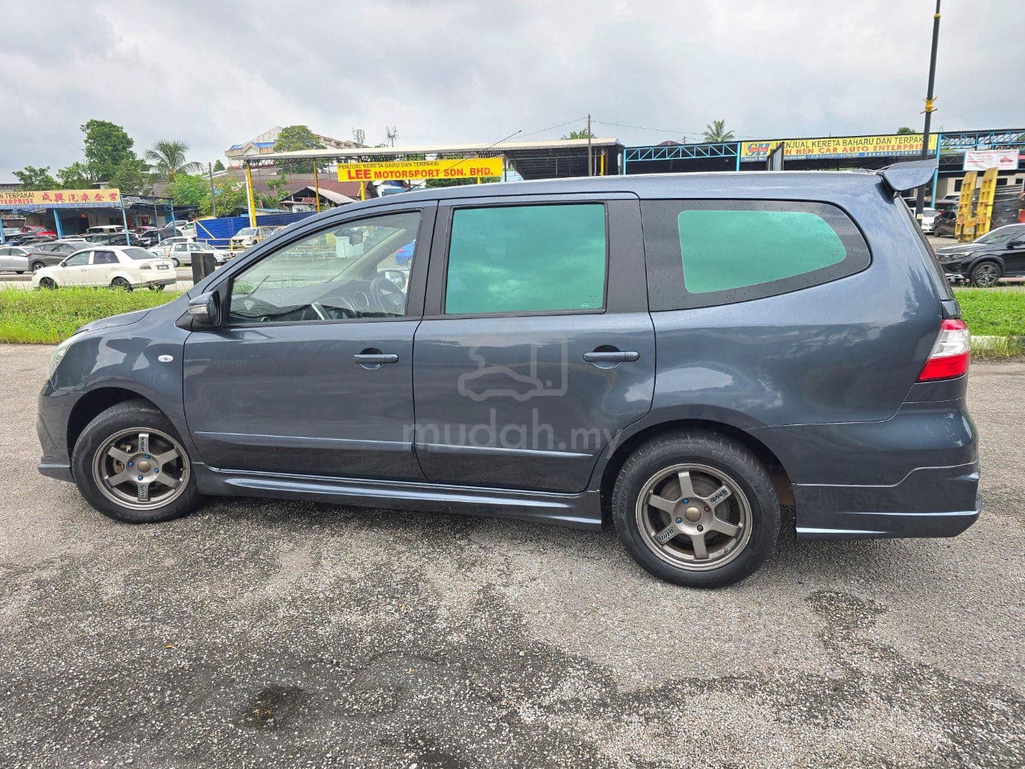 2015 Nissan Grand Livina Comfort — foto 2