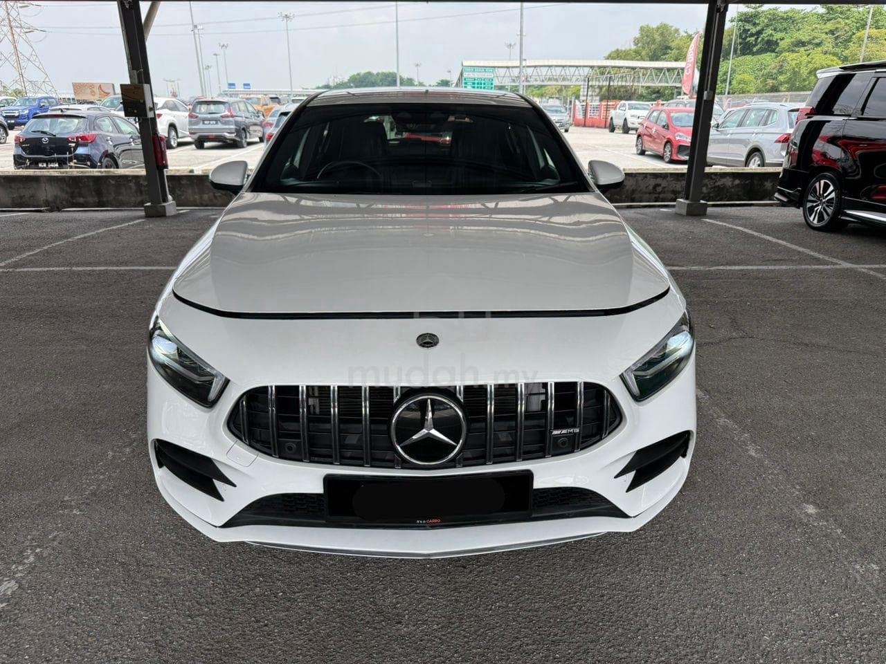 2019 Mercedes-Benz A180 AMG Line — photo 2