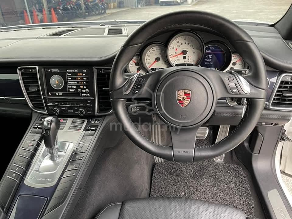 2011 Porsche Panamera Panamera 4S — photo 2