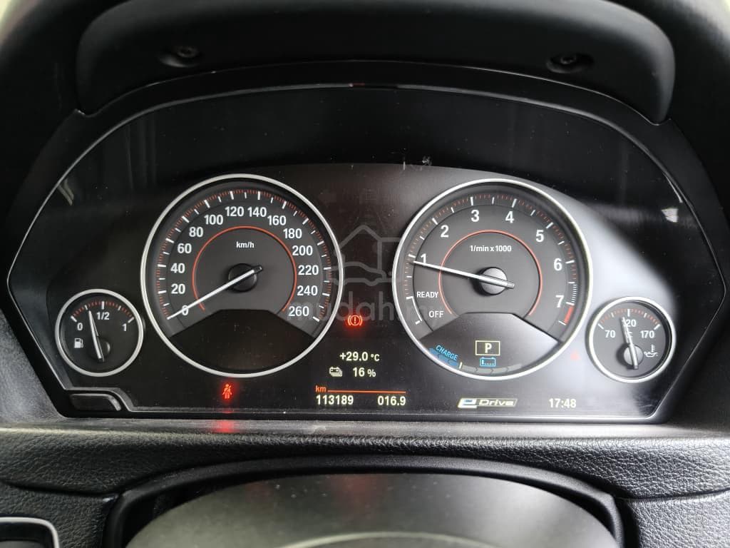 2016 BMW 320i M Sport — photo 9